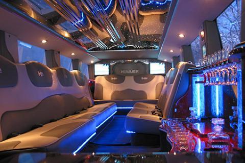 Hummer Limousine in New York for prom